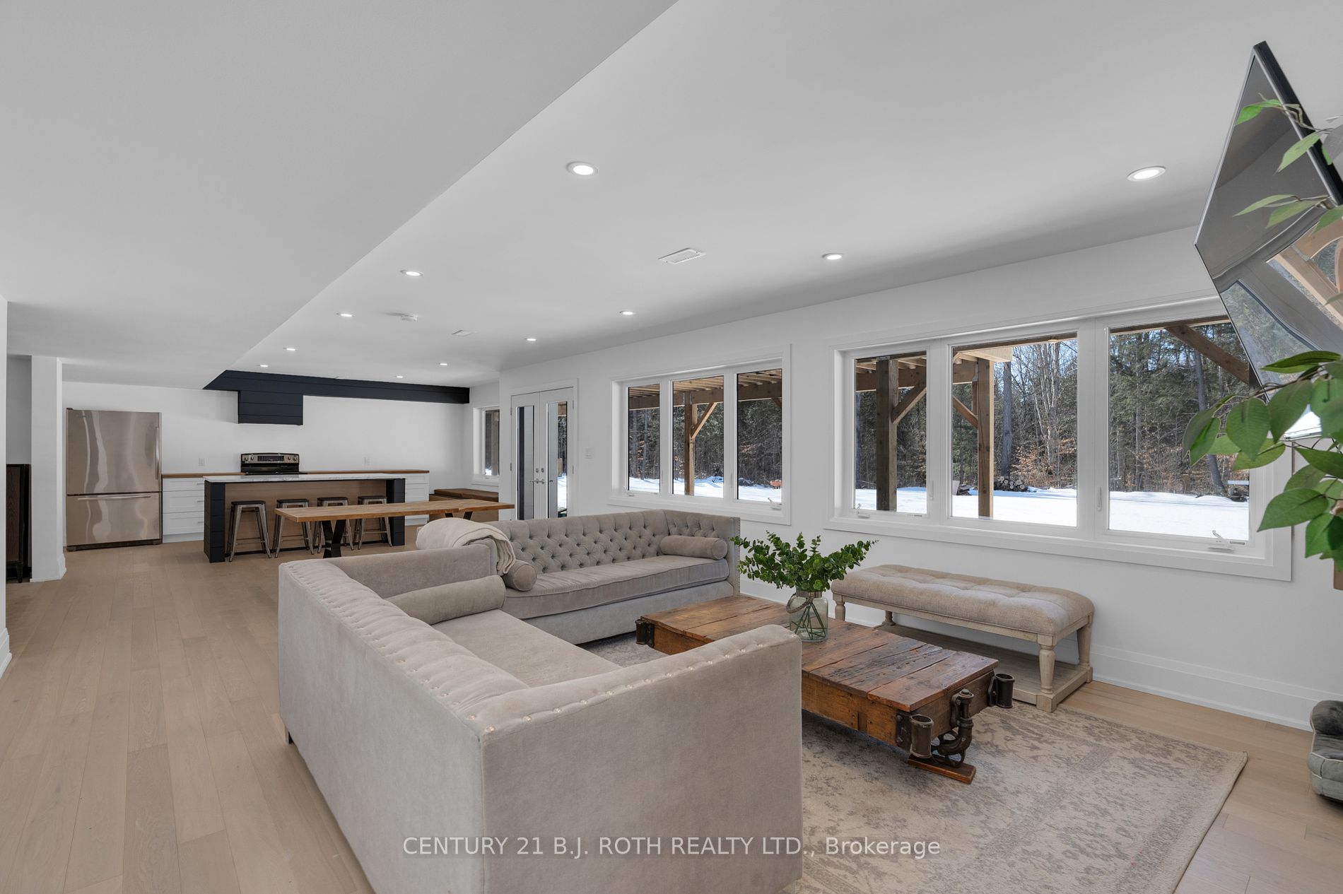 24 Oldenburg Crt