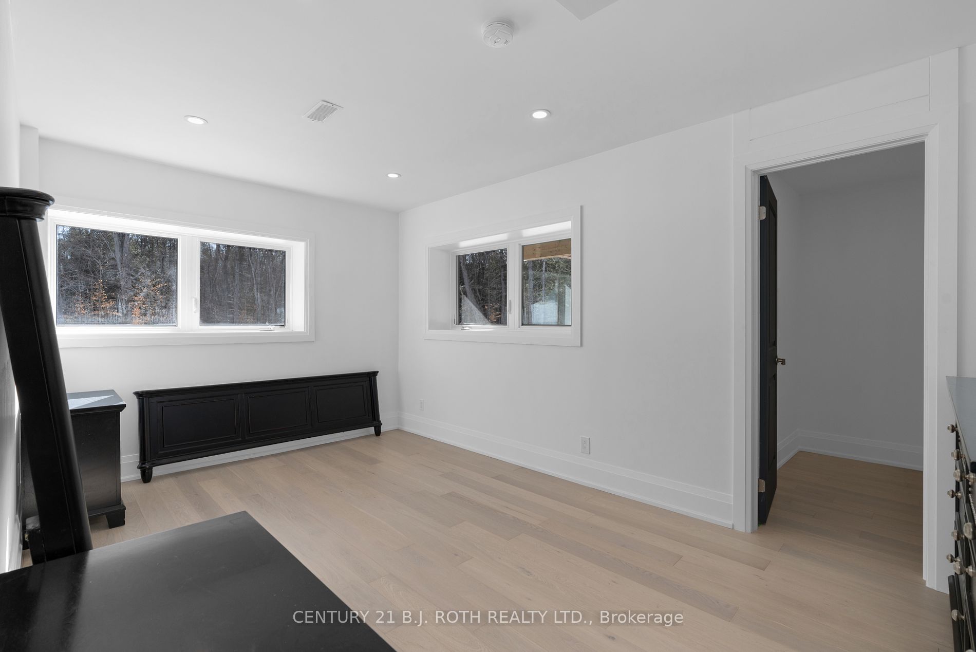 24 Oldenburg Crt