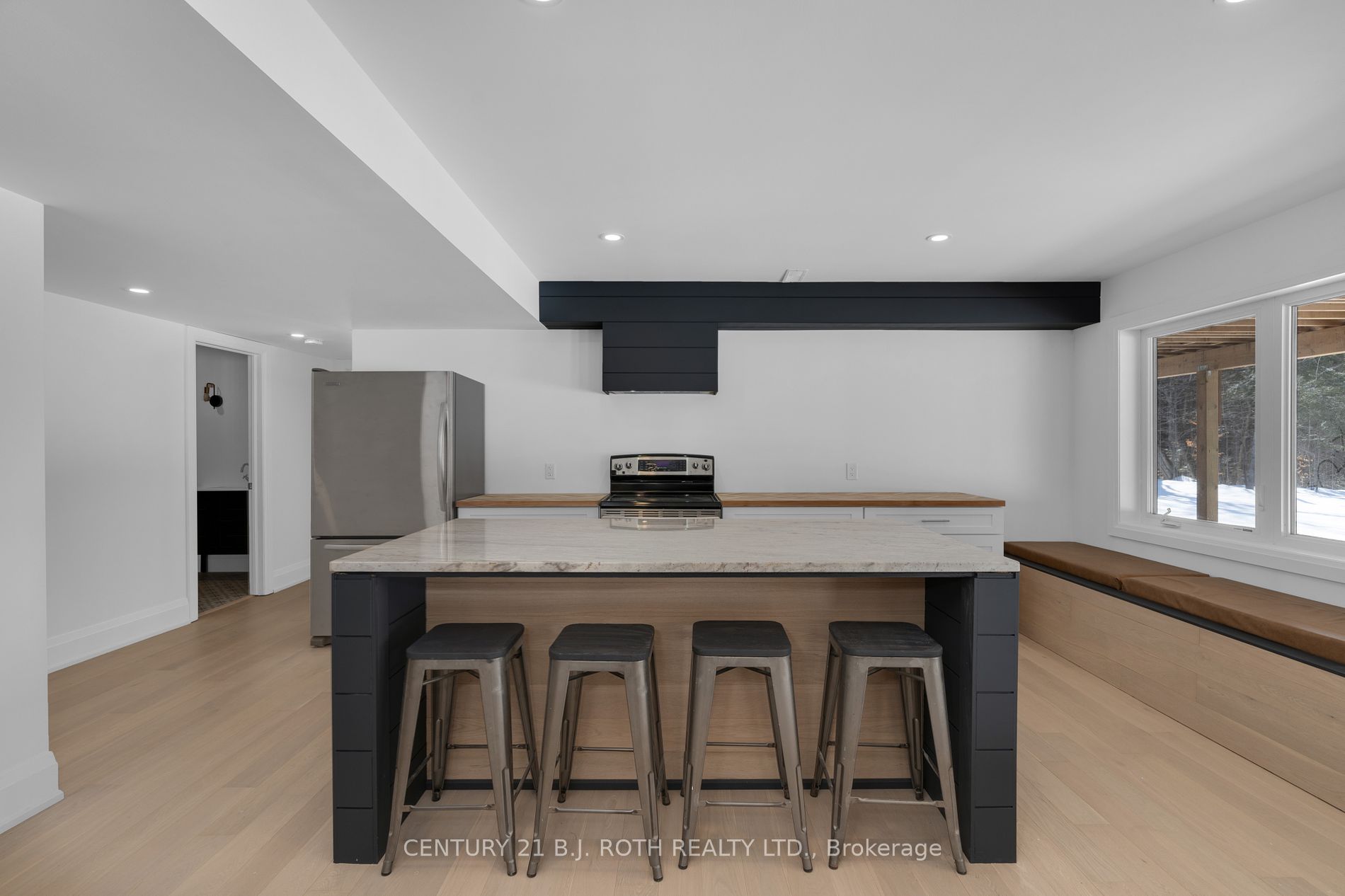 24 Oldenburg Crt