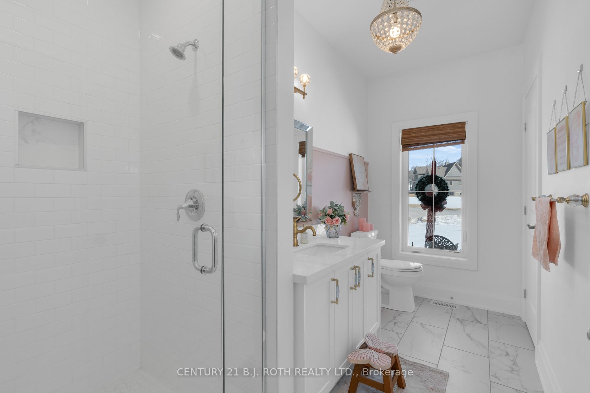 24 Oldenburg Crt
