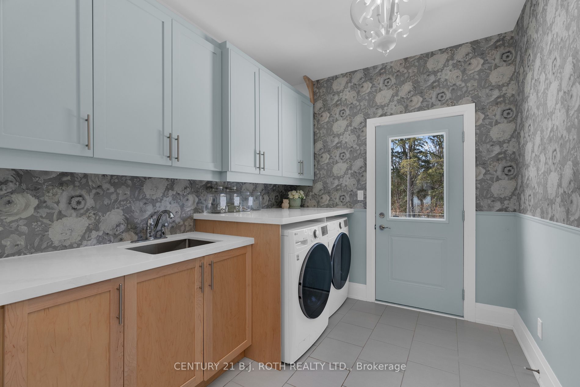 24 Oldenburg Crt