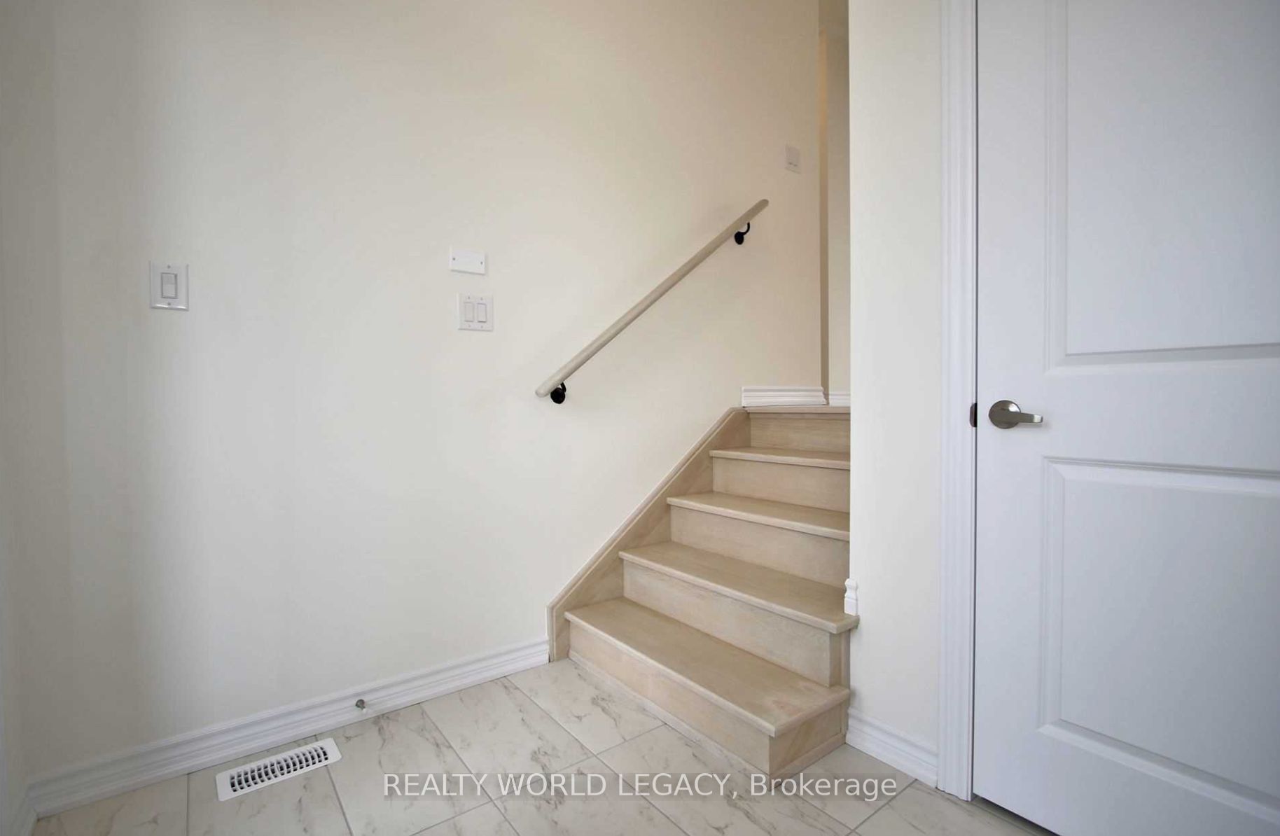 7 Beatrice Drive