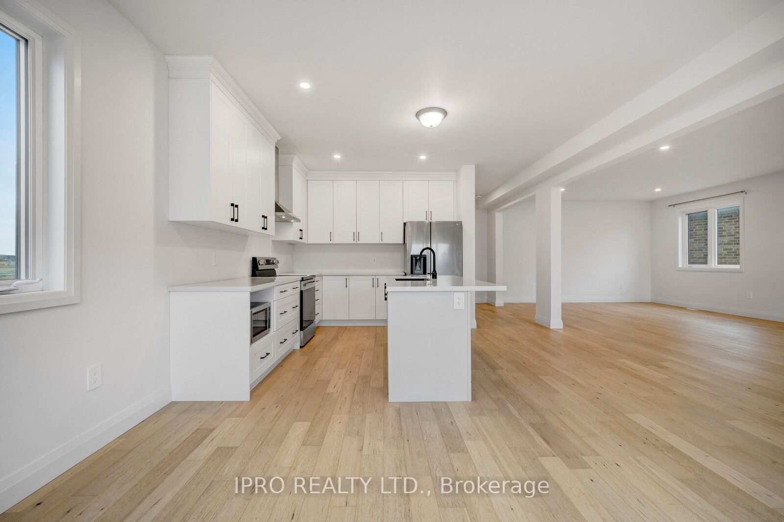 76 Ritchie Cres