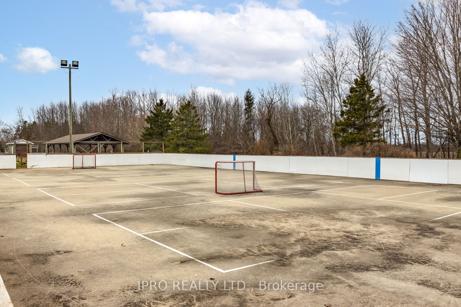 76 Ritchie Cres