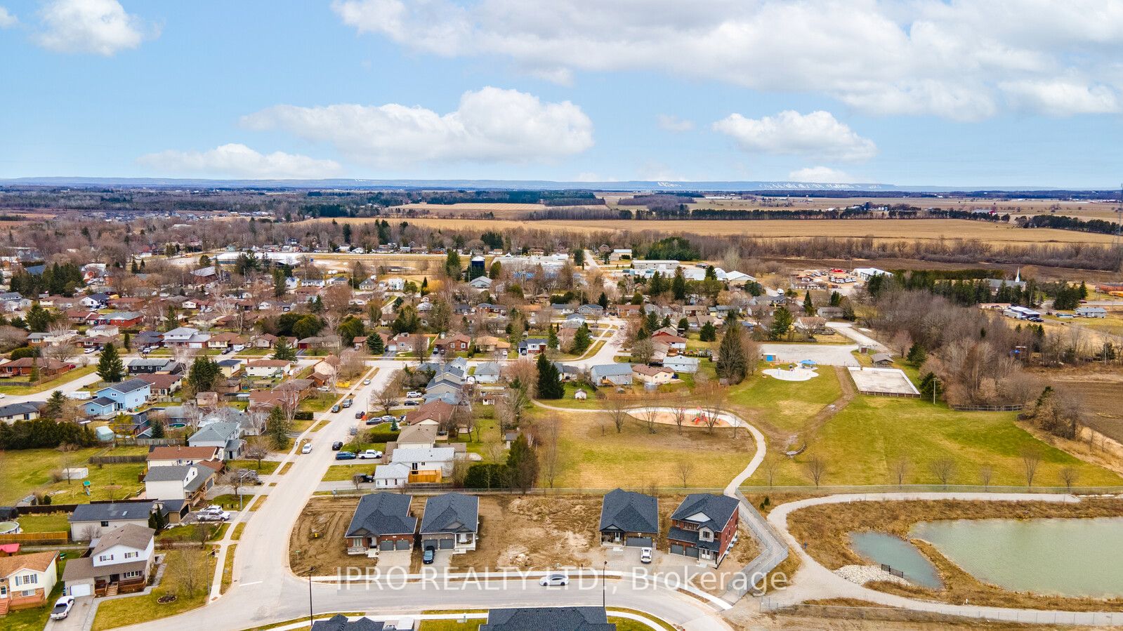 76 Ritchie Cres