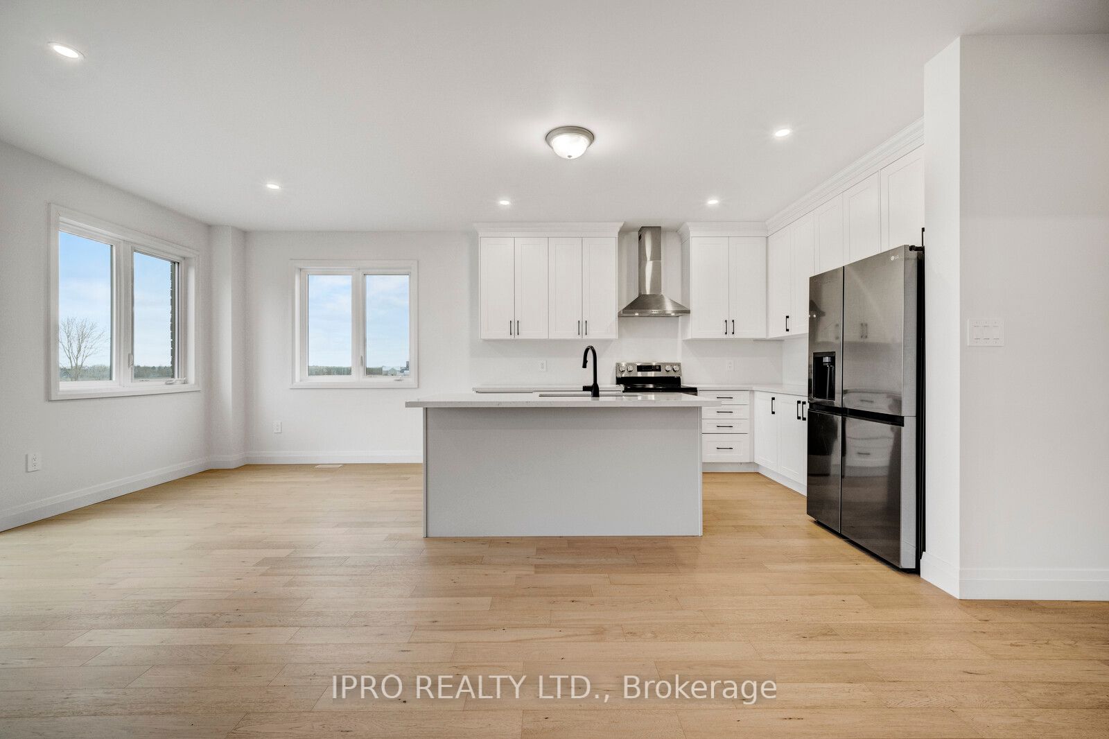 76 Ritchie Cres