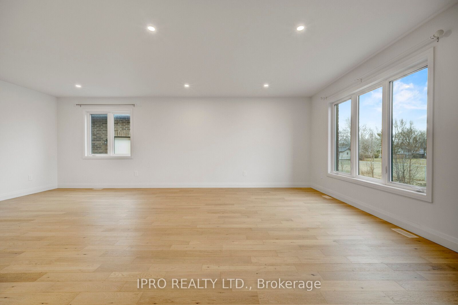 76 Ritchie Cres