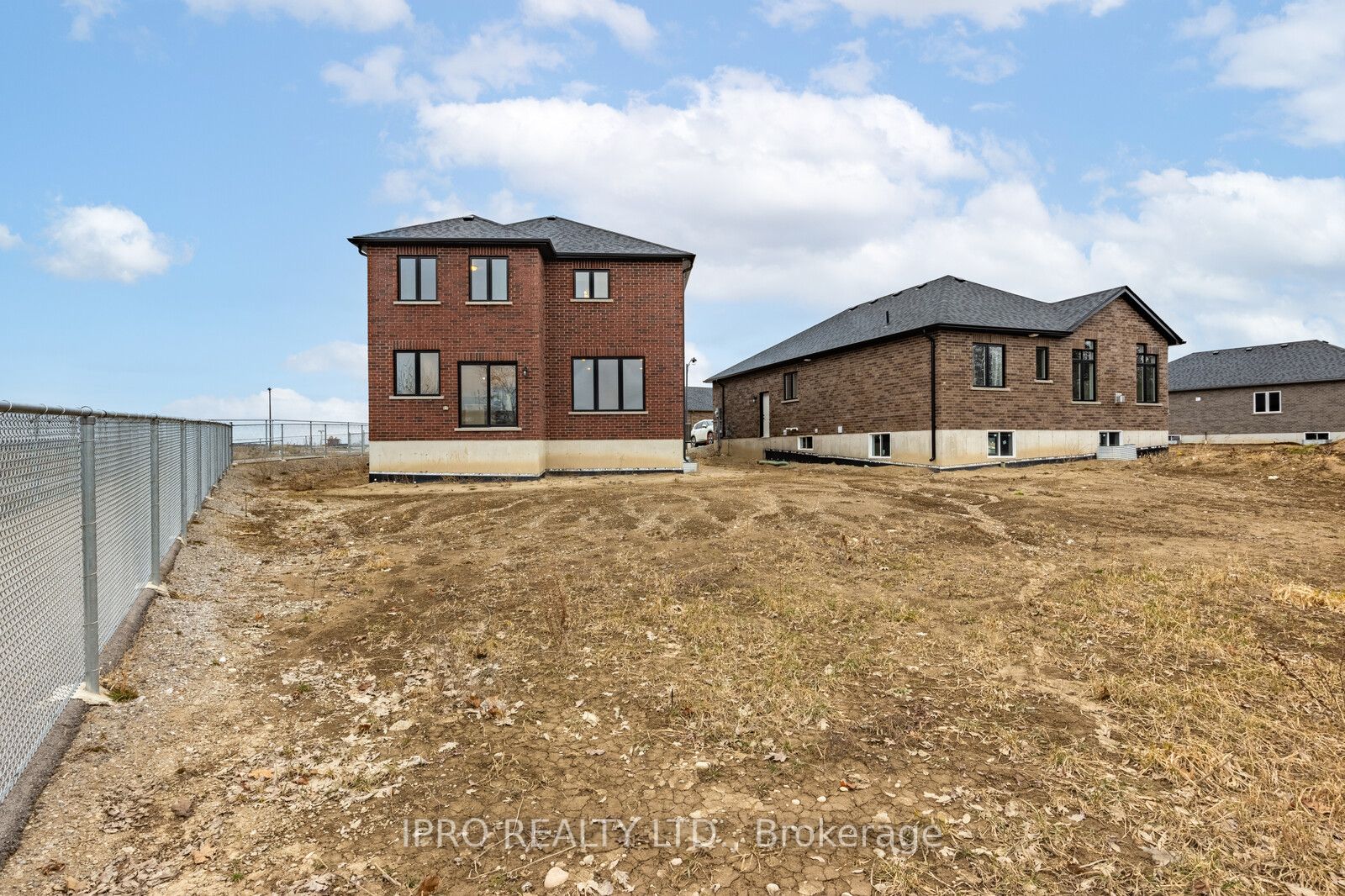 76 Ritchie Cres