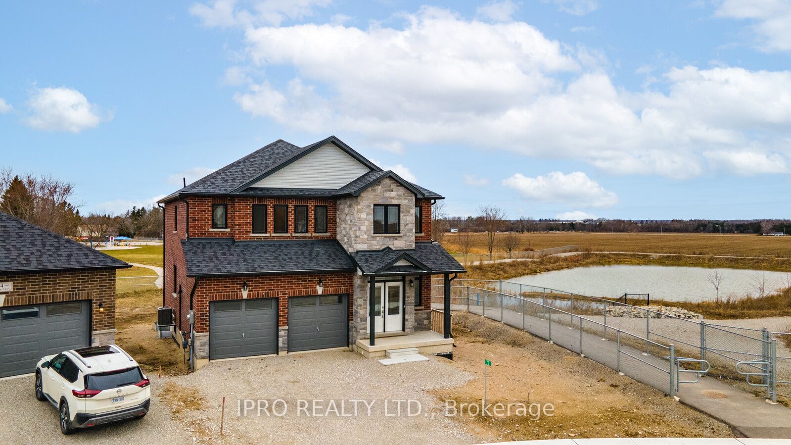 76 Ritchie Cres