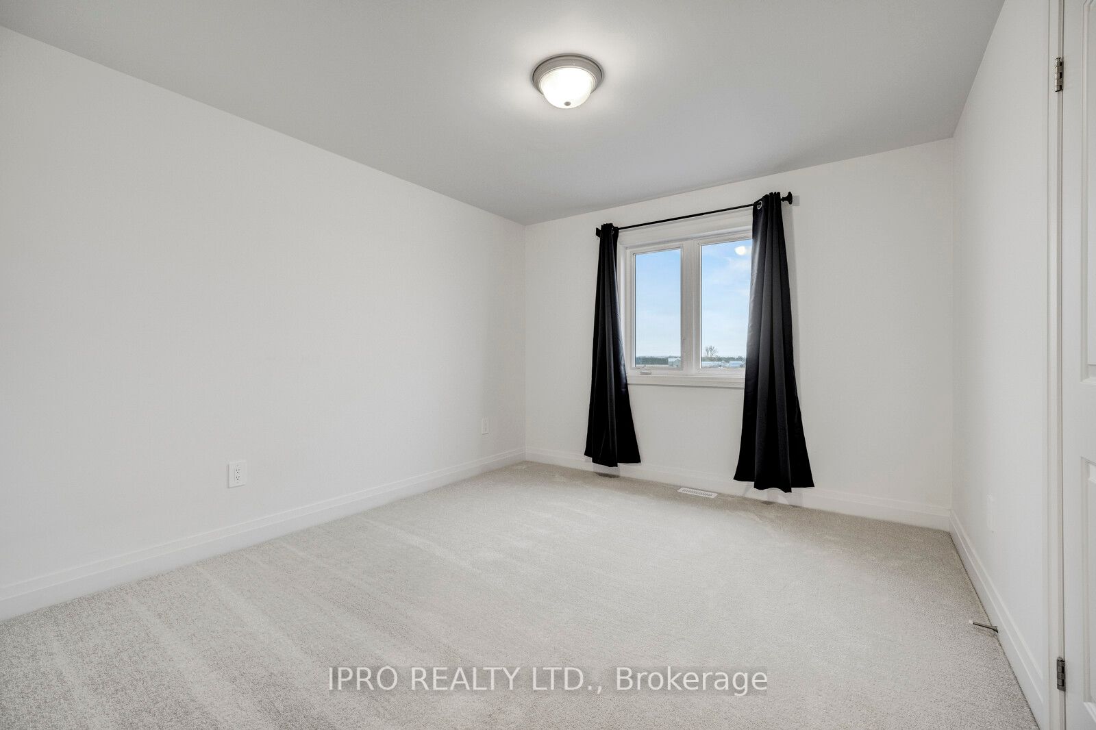 76 Ritchie Cres
