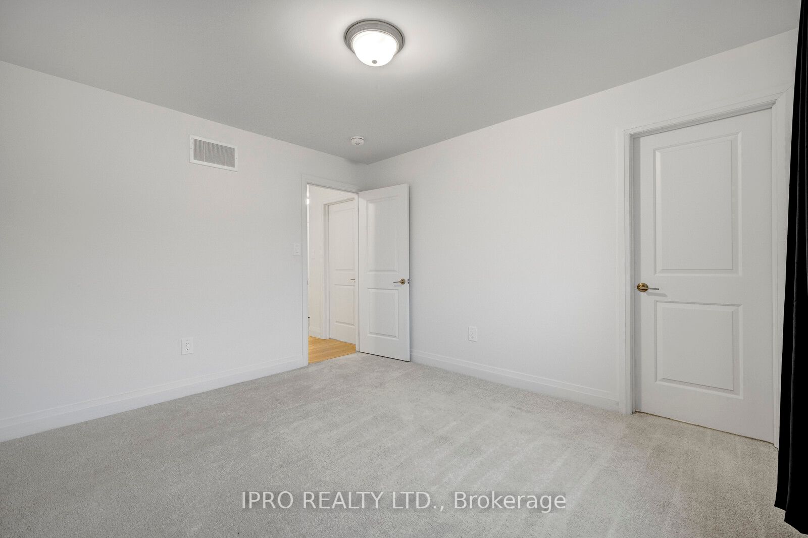 76 Ritchie Cres