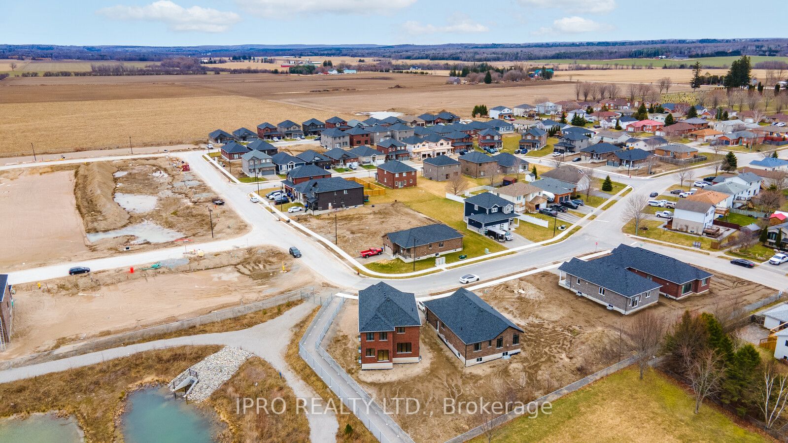 76 Ritchie Cres