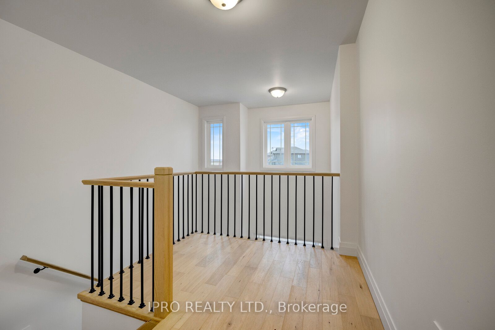 76 Ritchie Cres