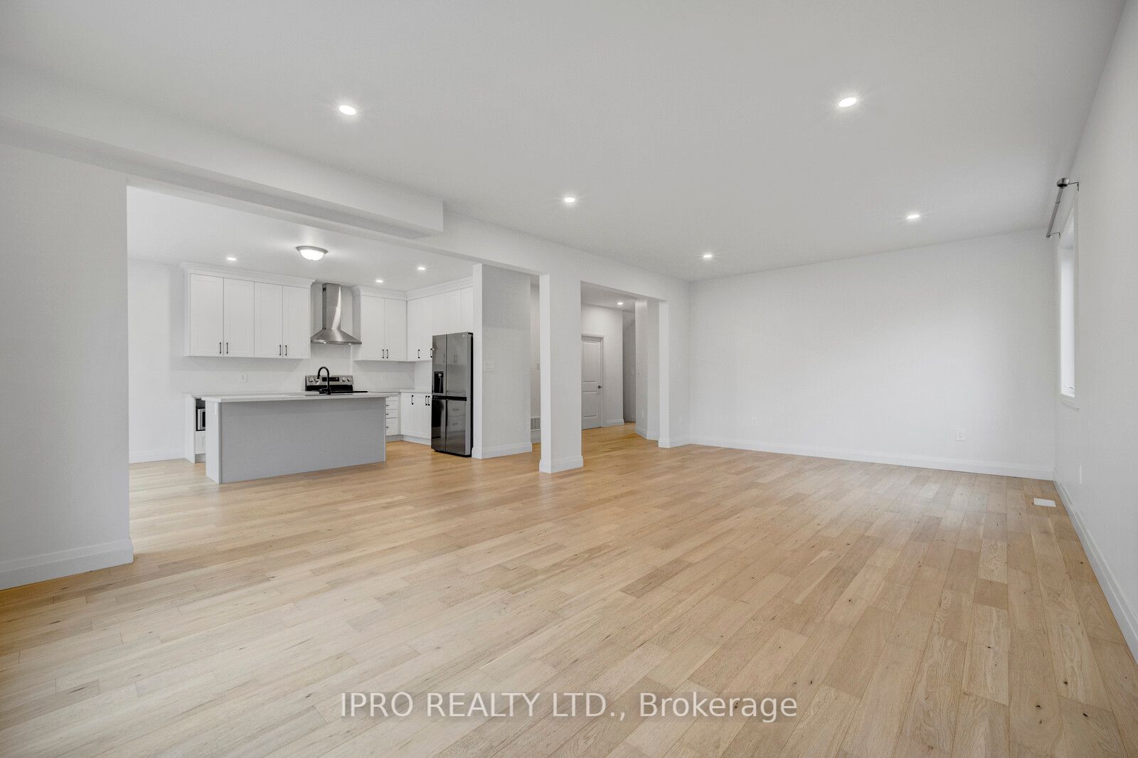 76 Ritchie Cres
