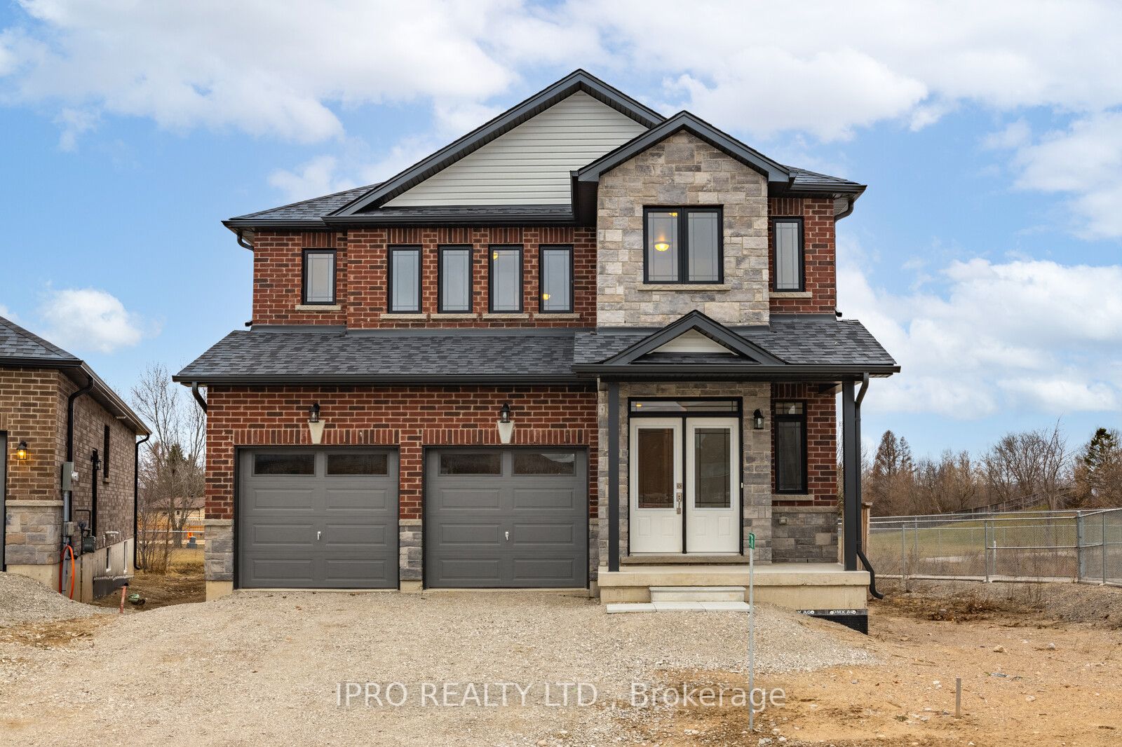 76 Ritchie Cres