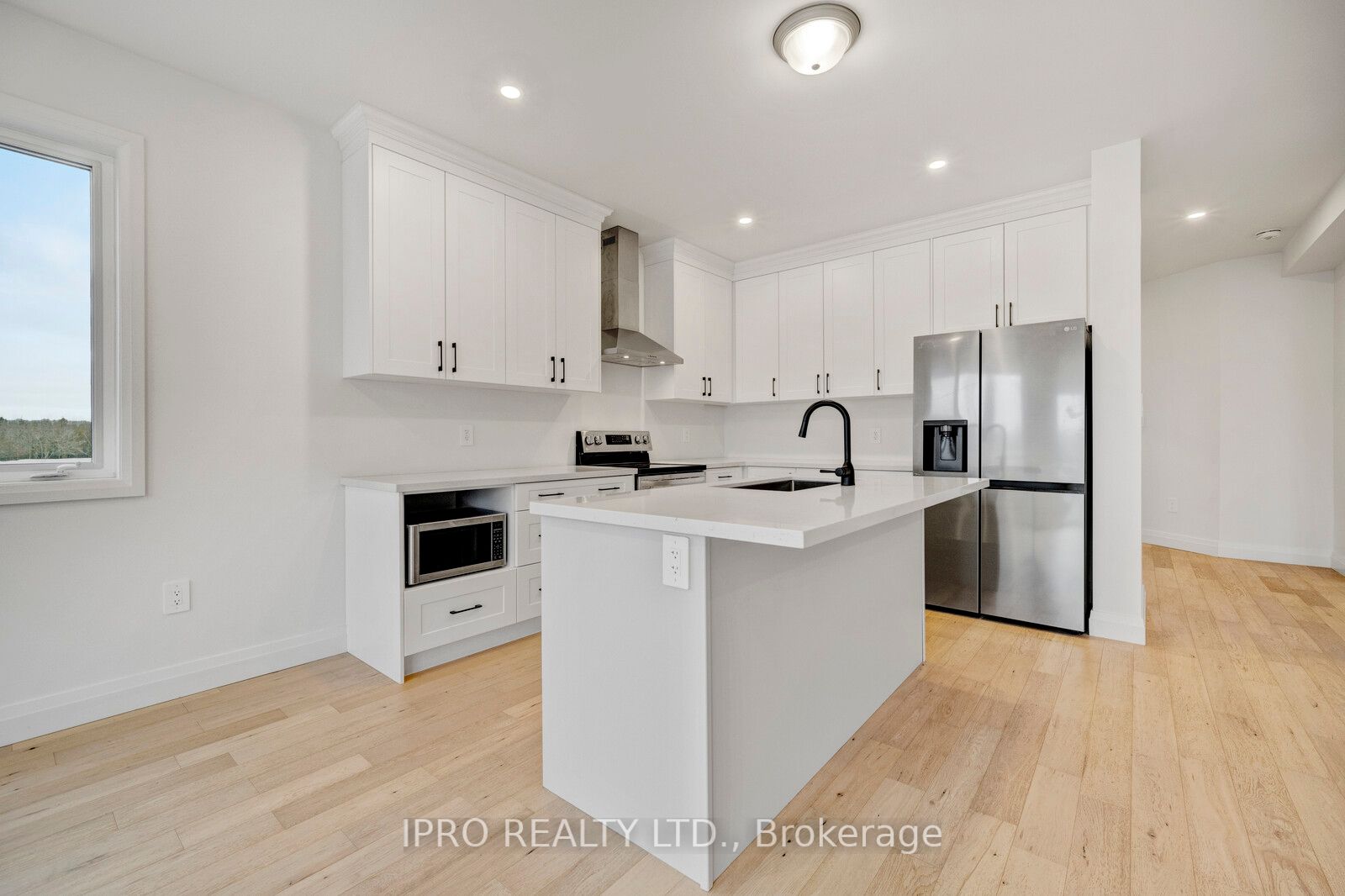 76 Ritchie Cres