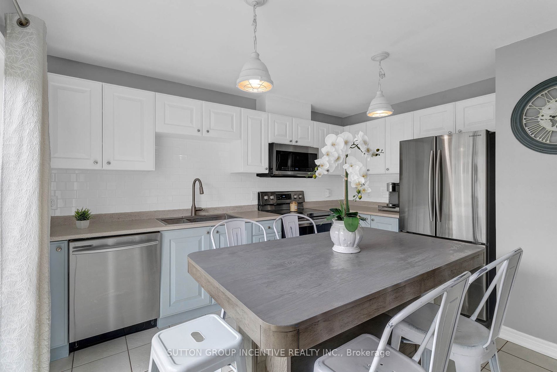 800 West Ridge Boulevard #121