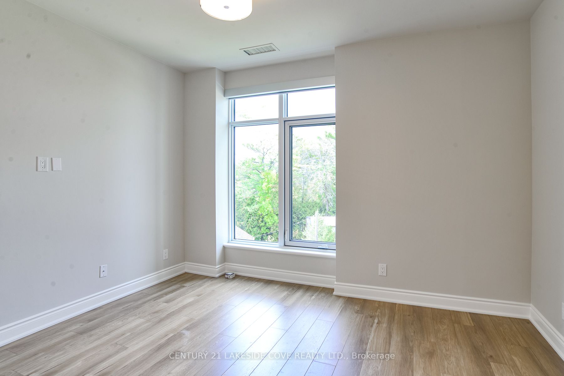 90 Orchard Point Rd, #402
