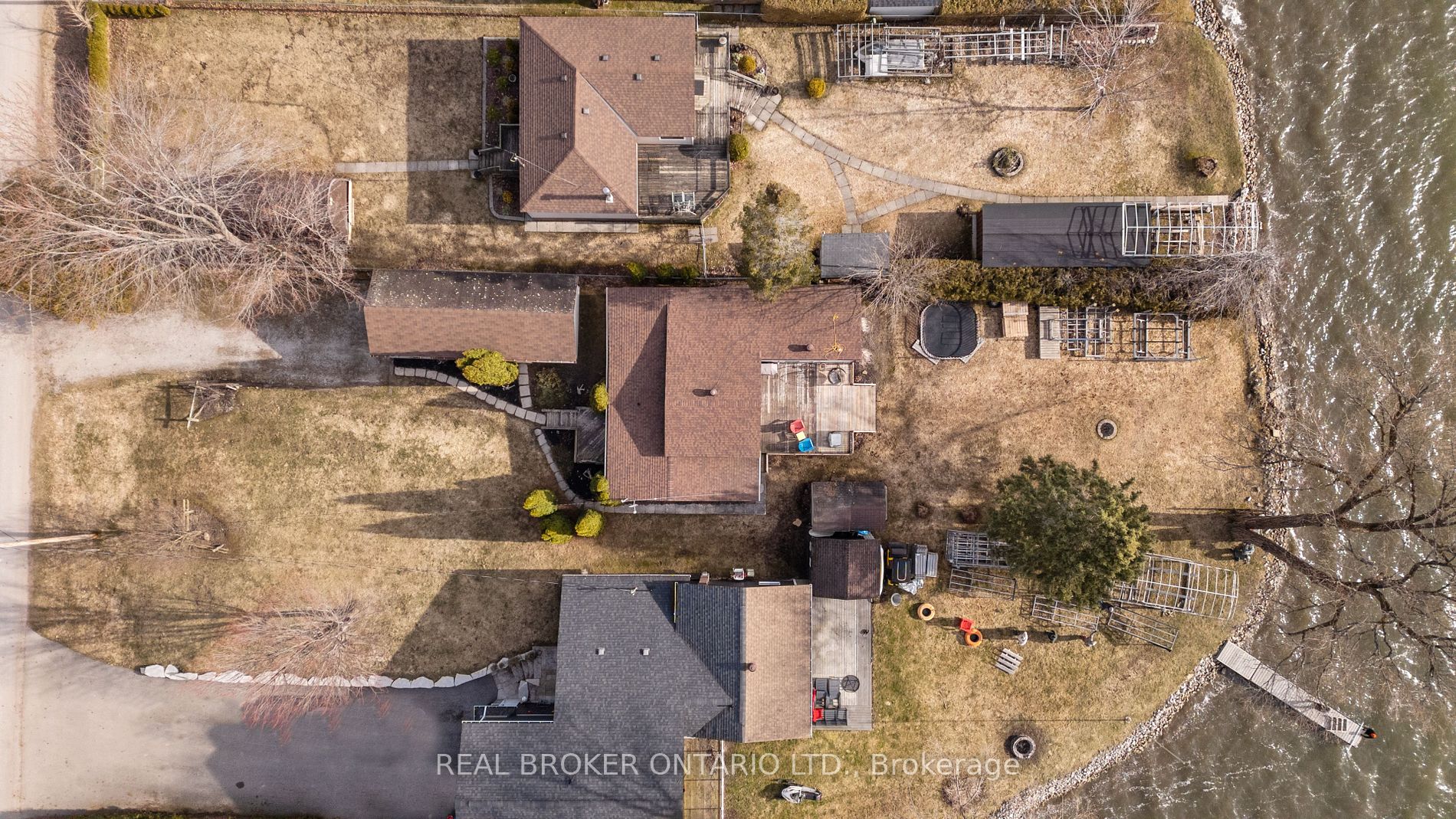 2817 Lakeside Dr
