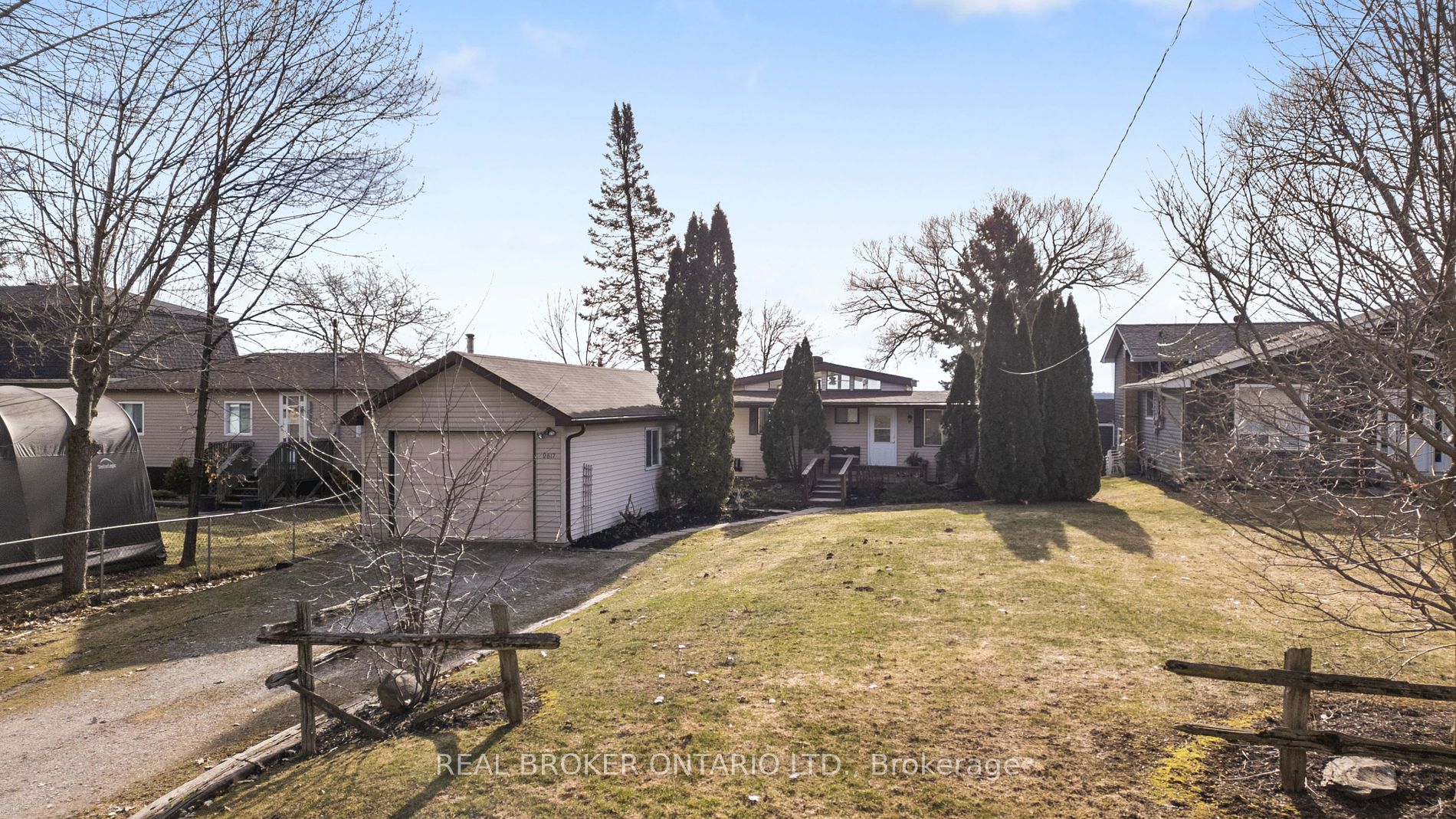 2817 Lakeside Dr