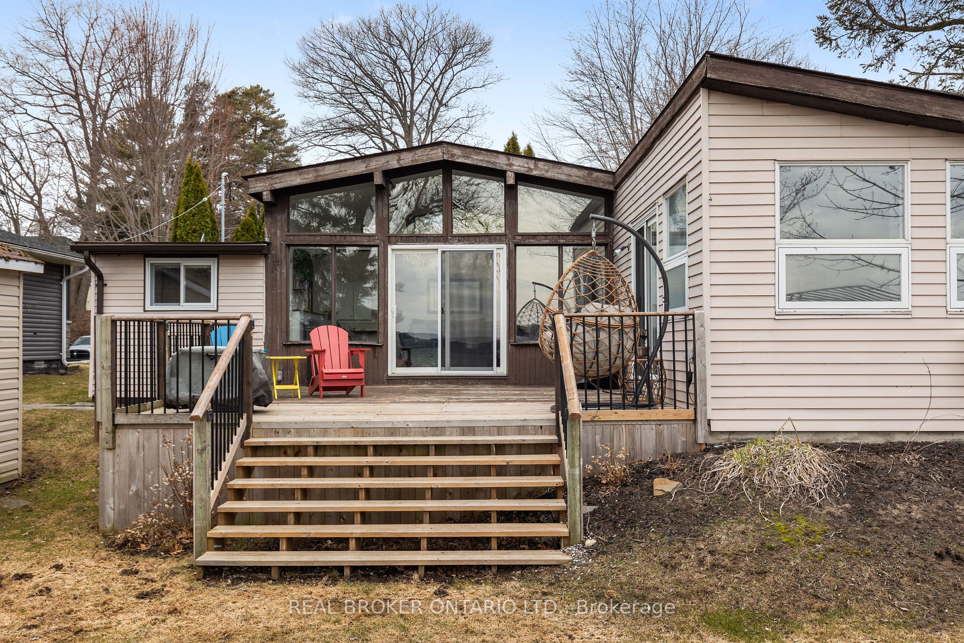 2817 Lakeside Dr