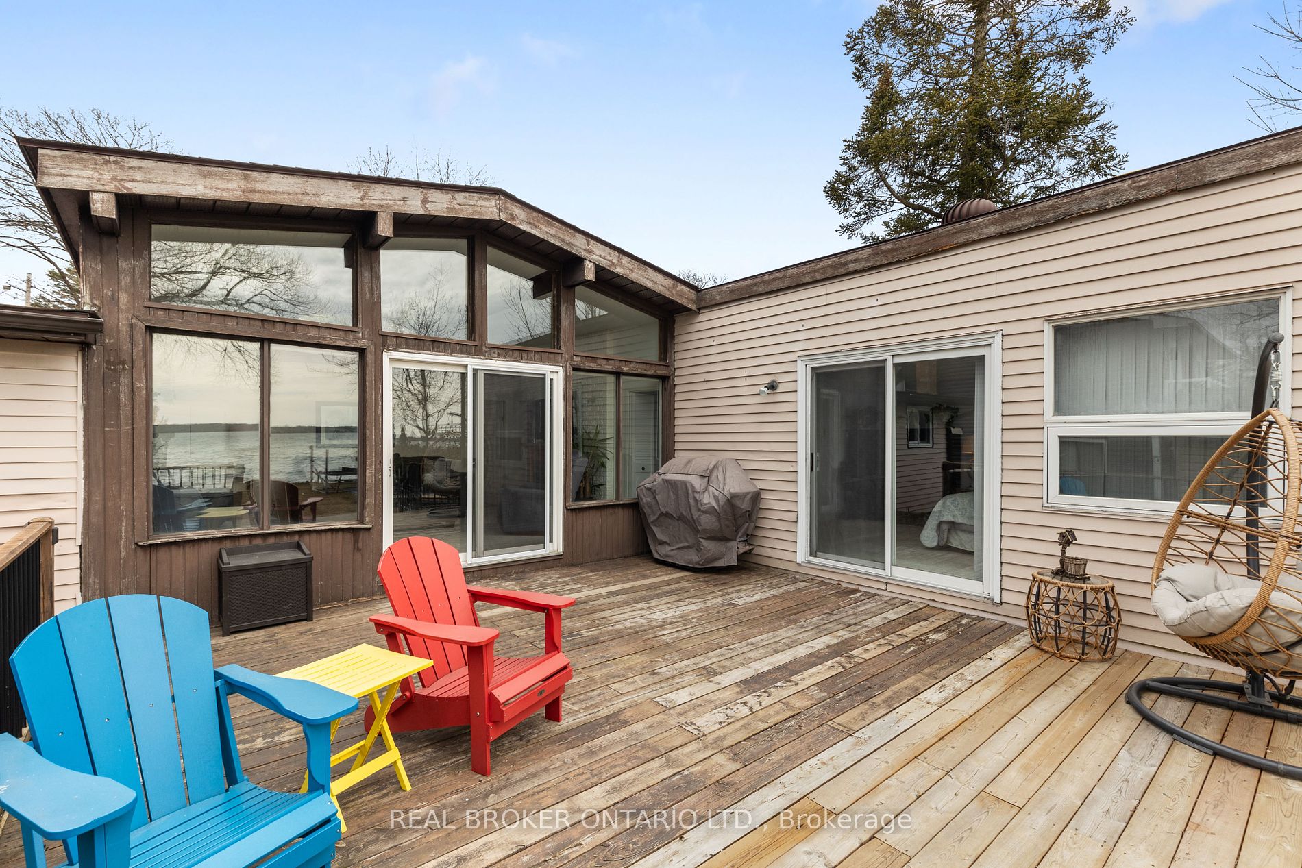 2817 Lakeside Dr