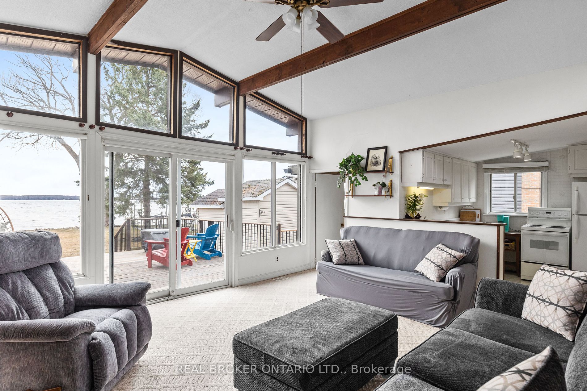 2817 Lakeside Dr