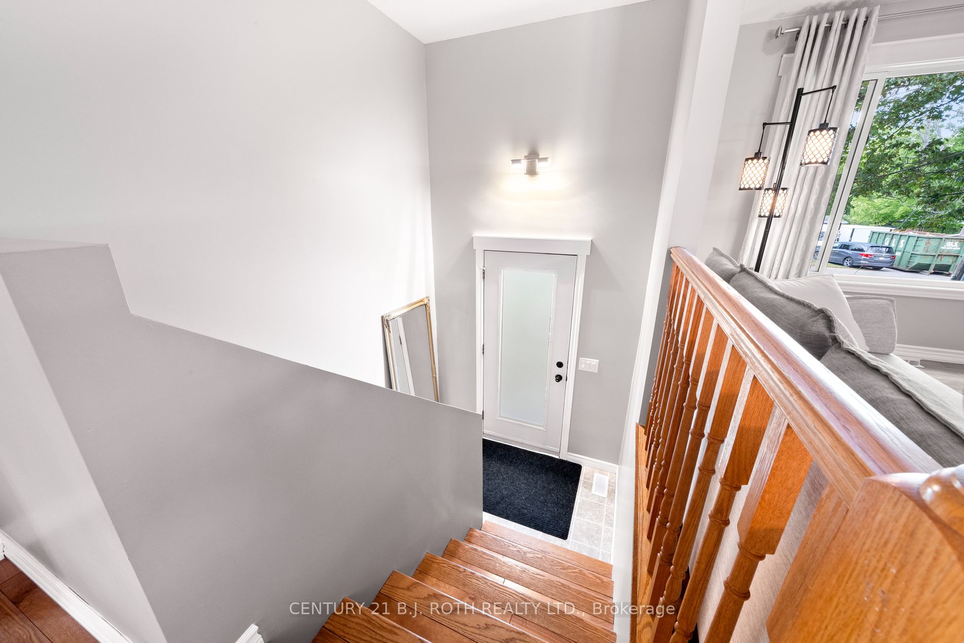 229 Moonstone Rd E