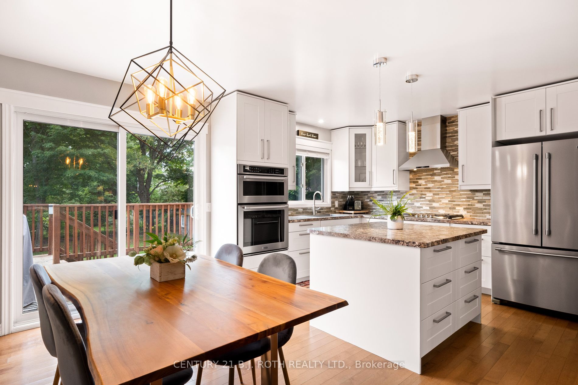 229 Moonstone Rd E