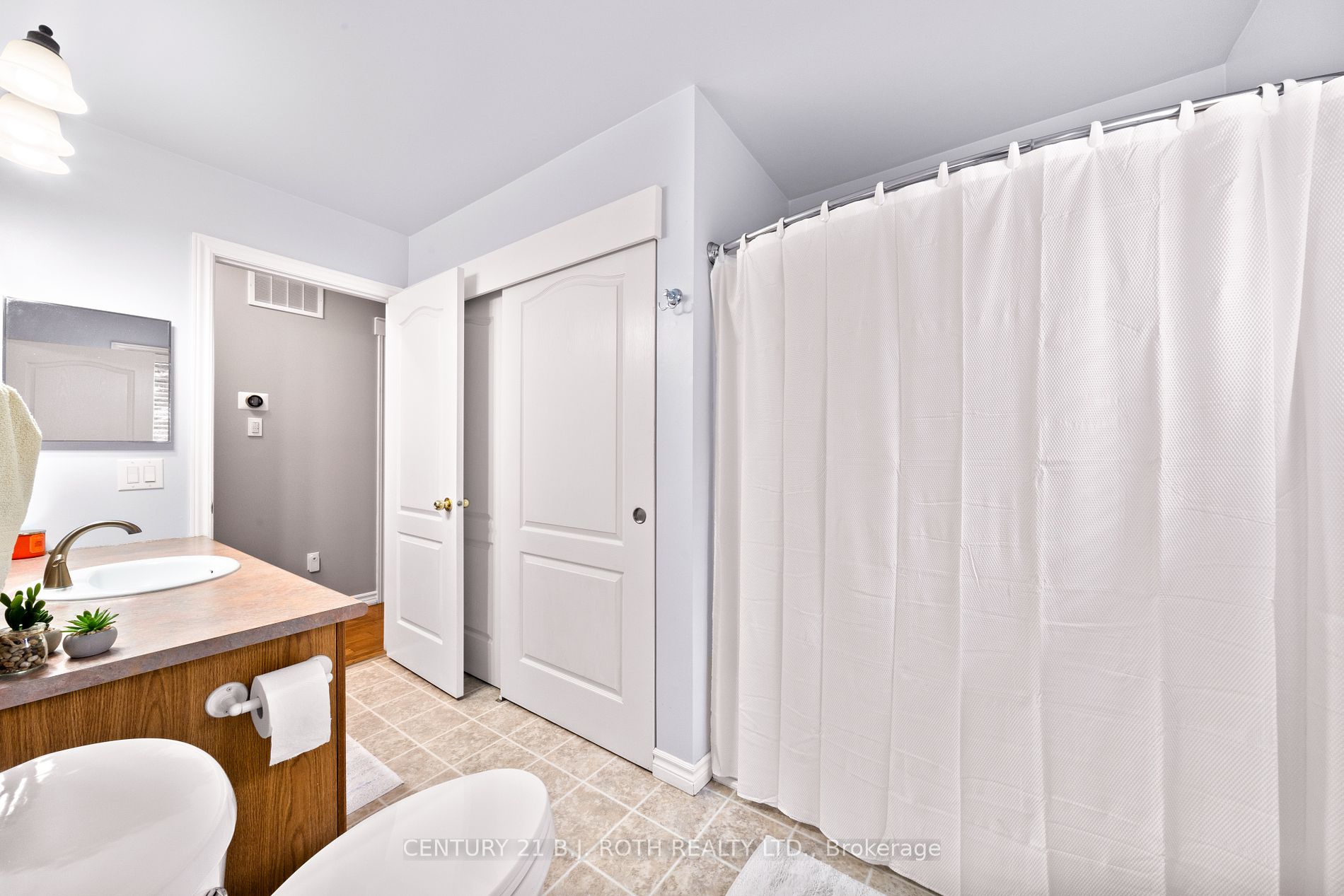 229 Moonstone Rd E