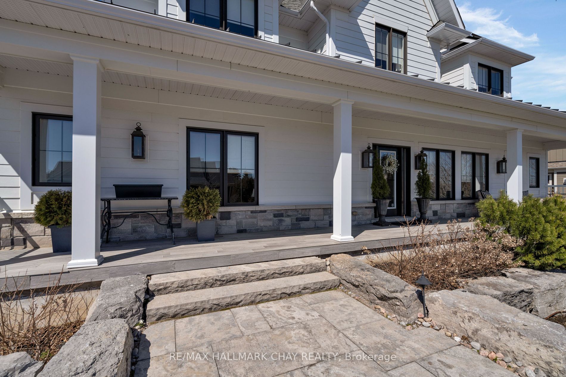 6 Georgian Grande Drive