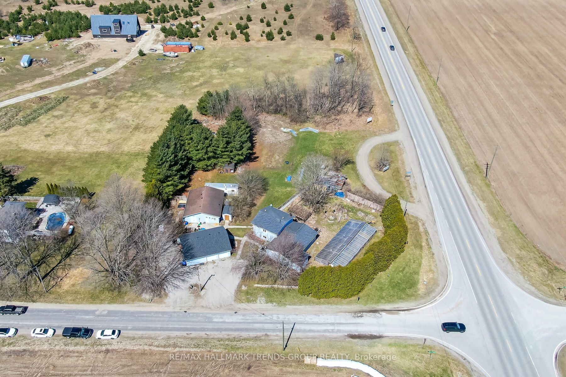 1008 Rainbow Valley Rd W