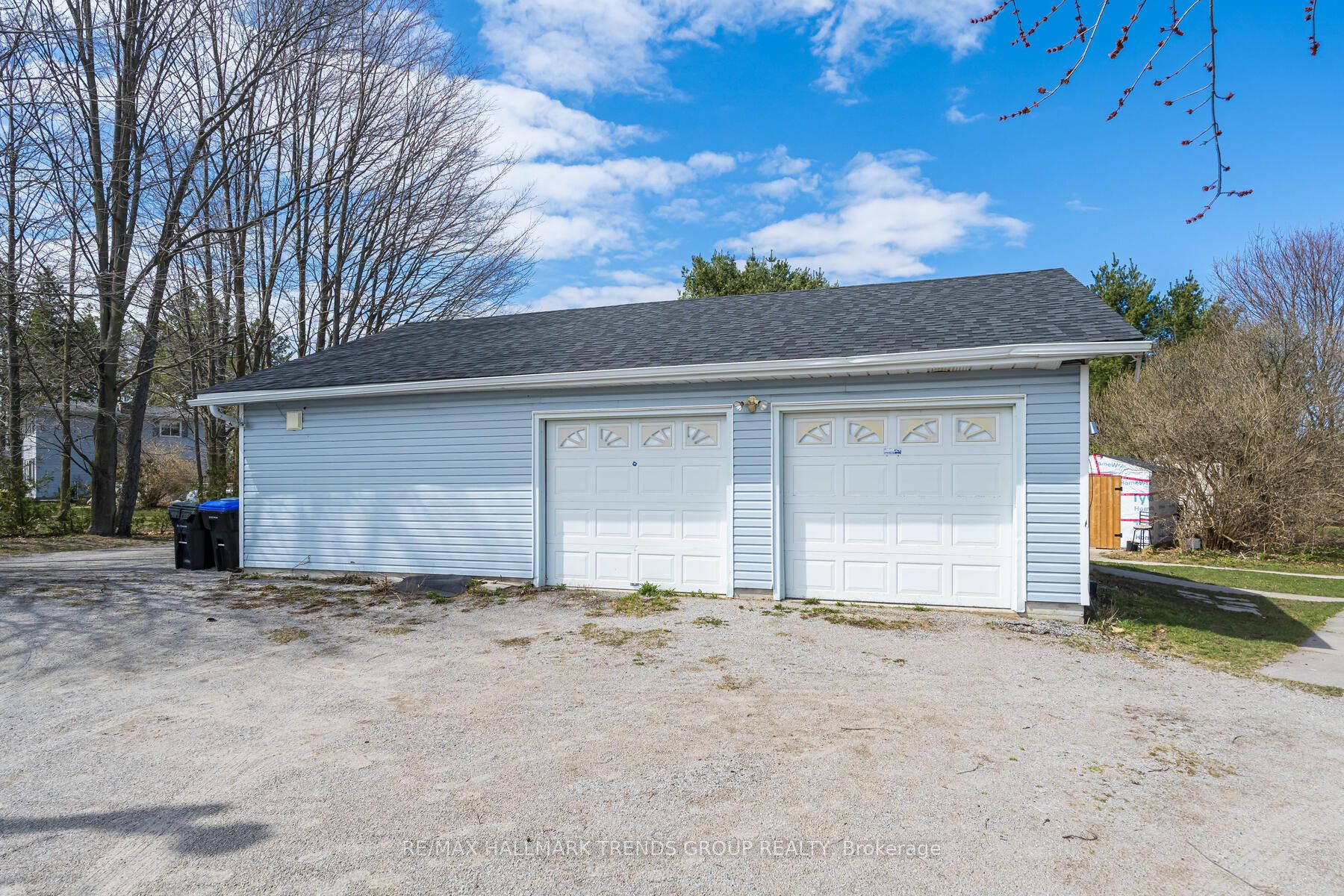 1008 Rainbow Valley Rd W