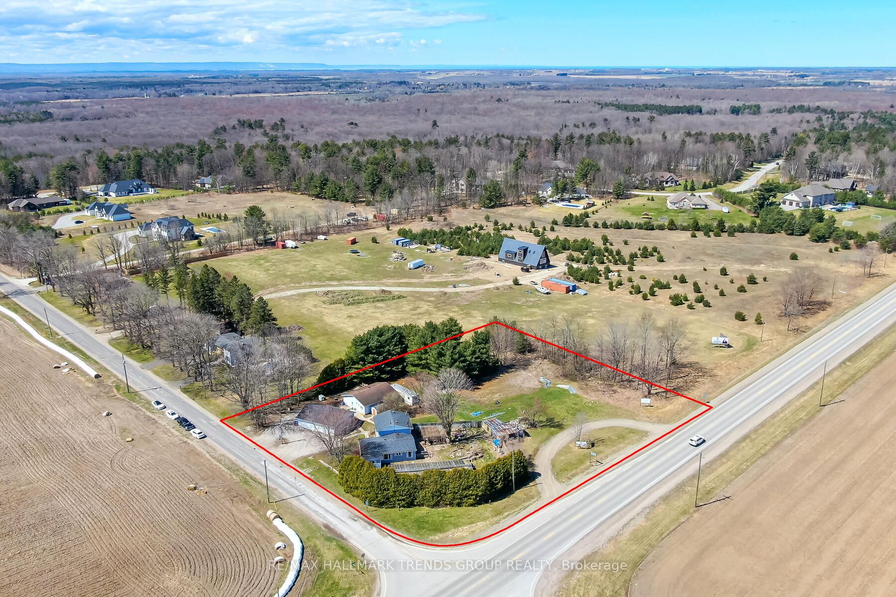 1008 Rainbow Valley Rd W