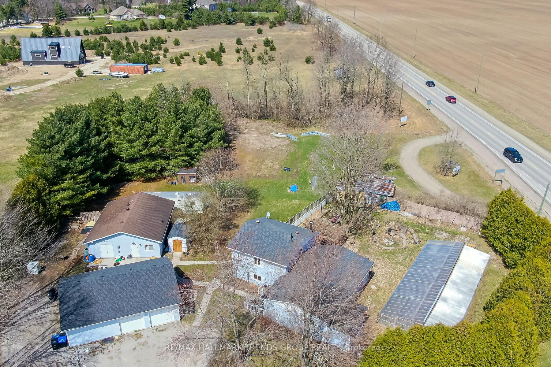 1008 Rainbow Valley Rd W