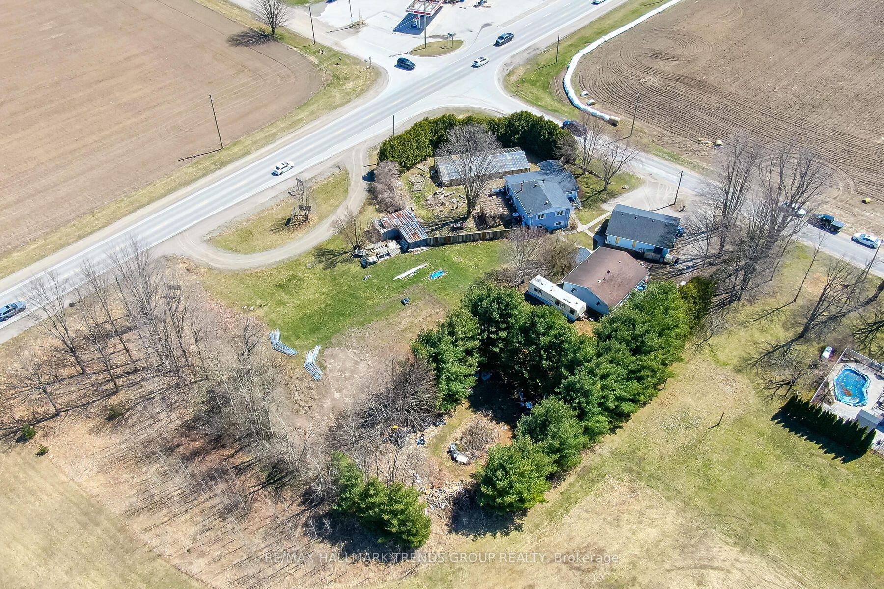 1008 Rainbow Valley Rd W