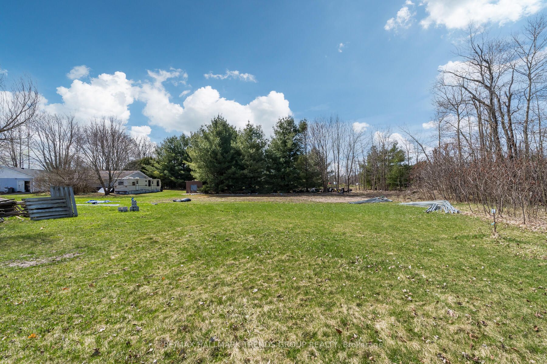 1008 Rainbow Valley Rd W