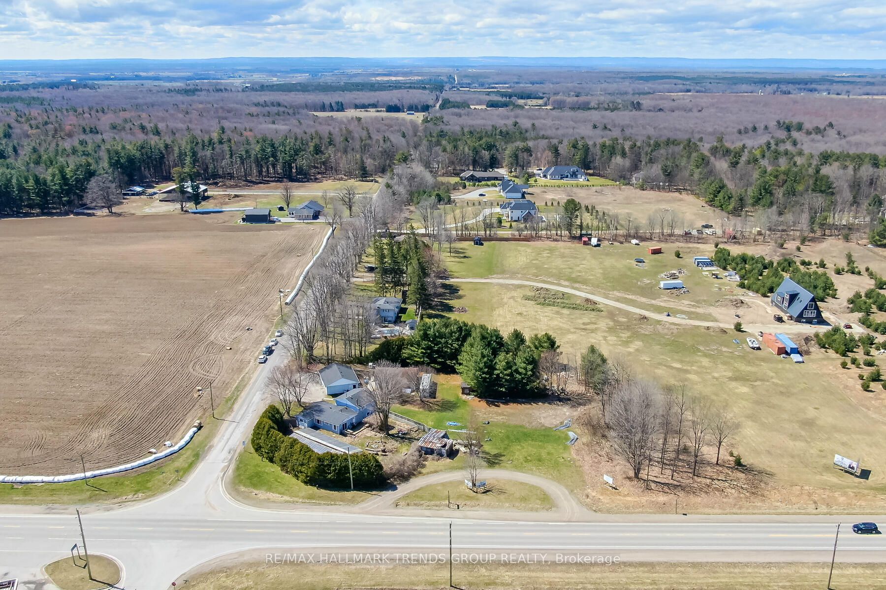 1008 Rainbow Valley Rd W