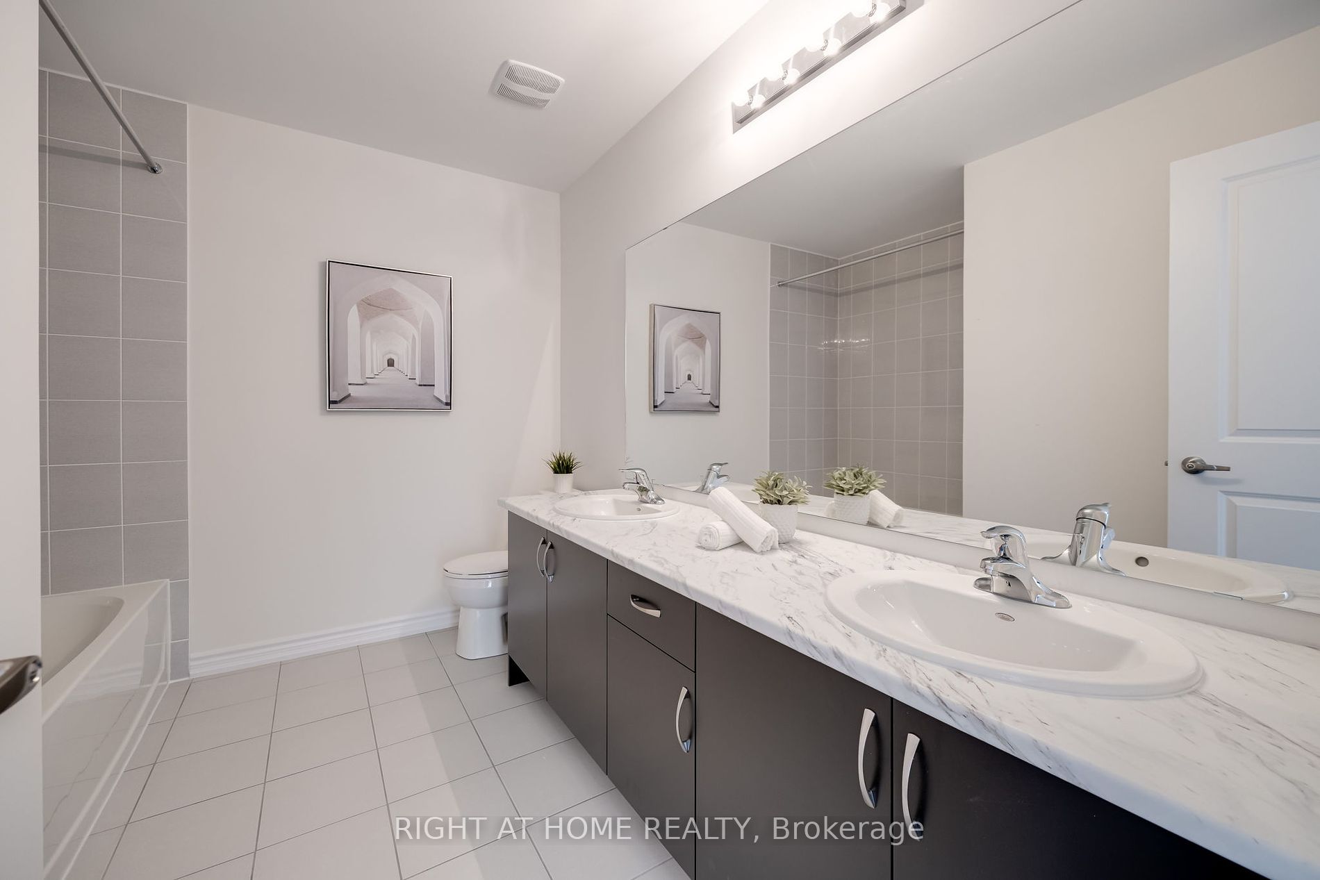 10 Ludlow Dr