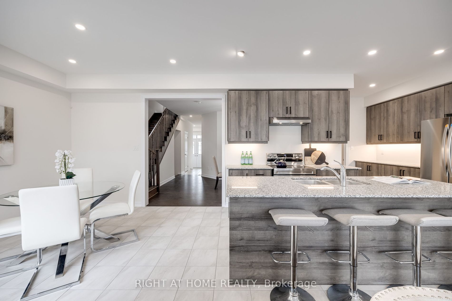 10 Ludlow Dr