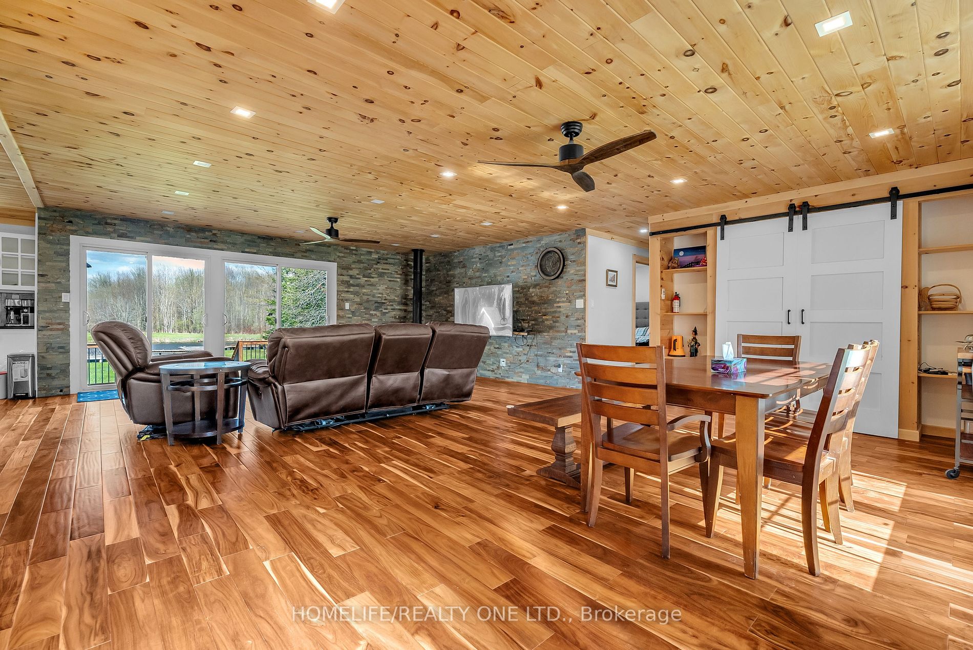 4055 Glen Cedar Dr
