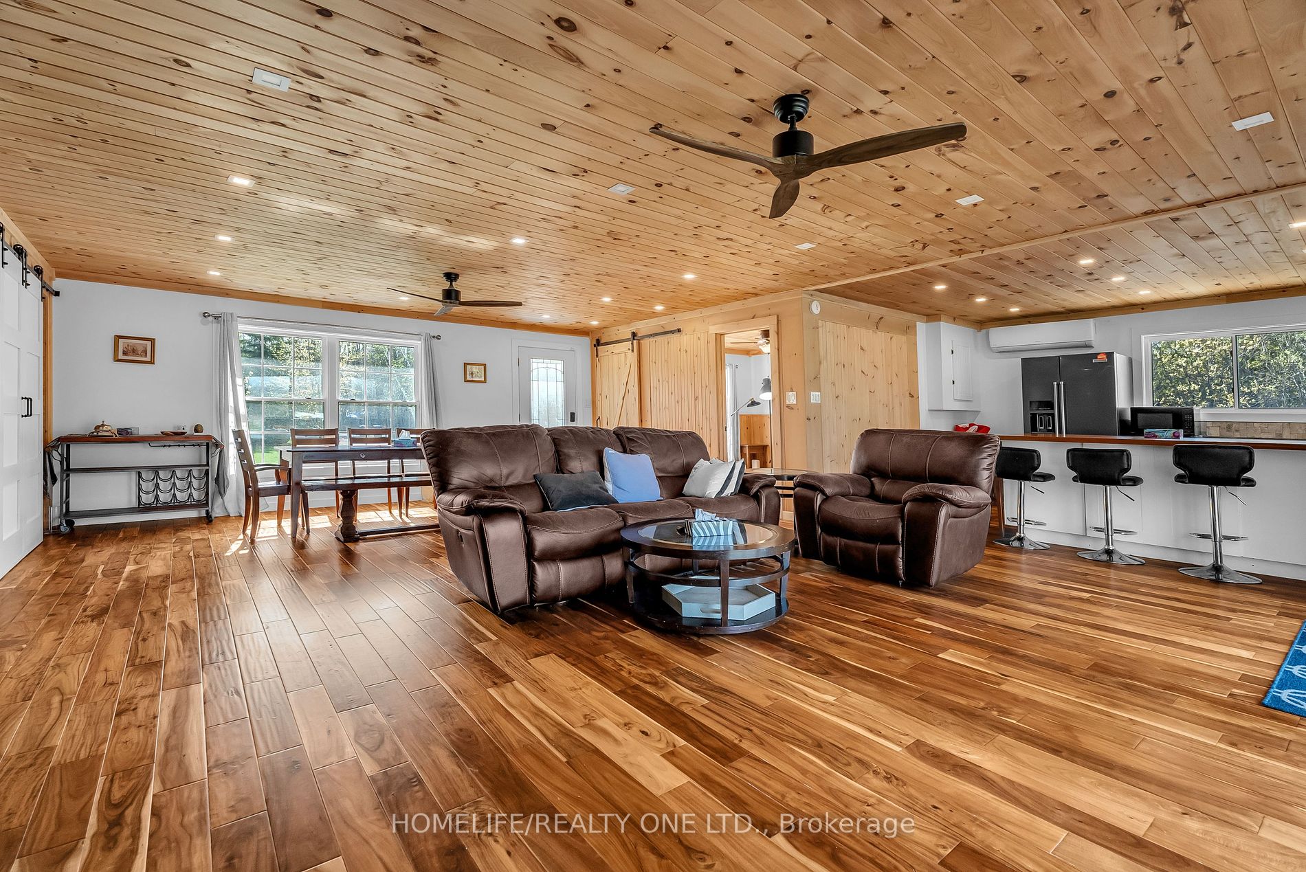 4055 Glen Cedar Dr