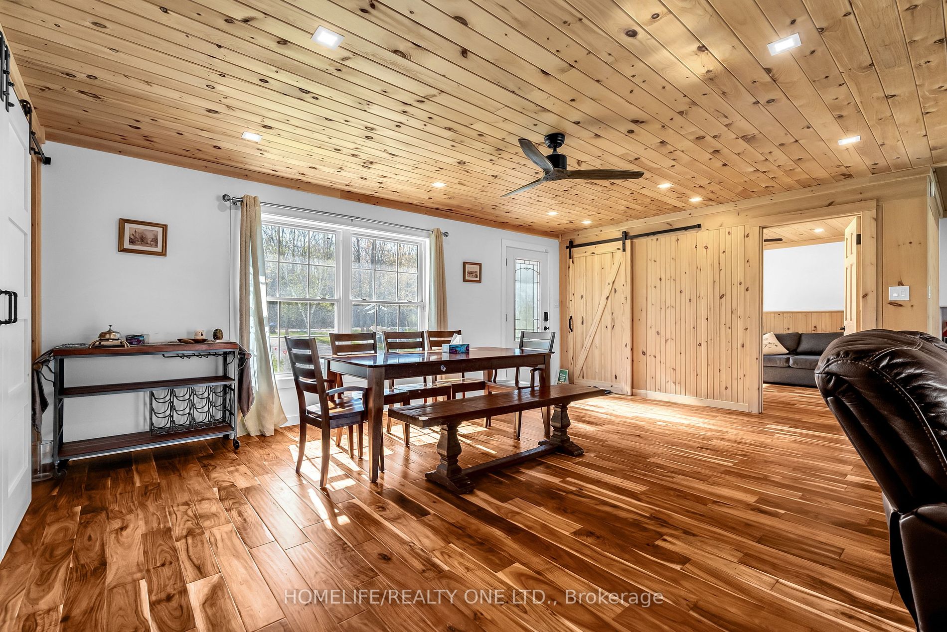 4055 Glen Cedar Dr