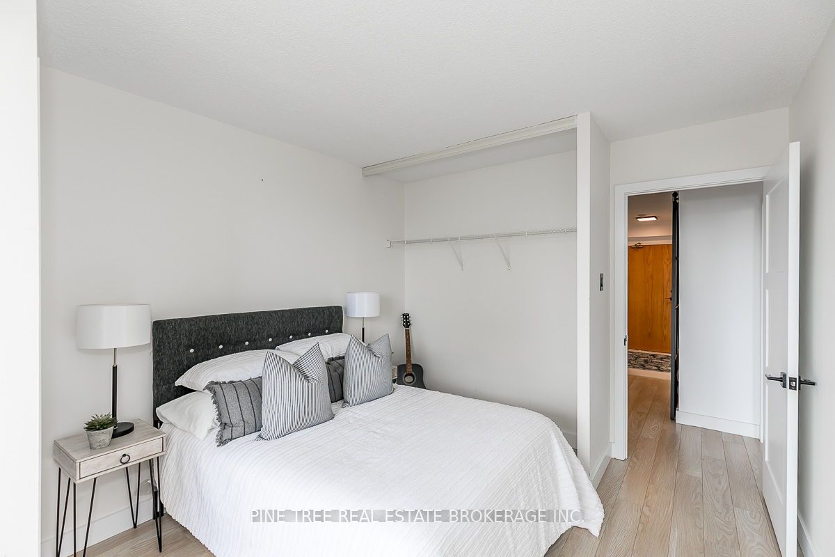 65 Ellen St, #306
