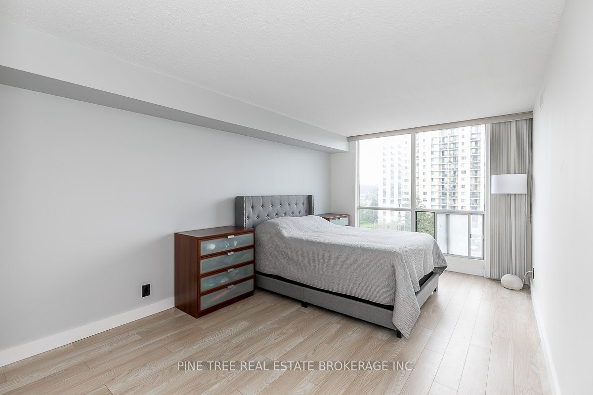 65 Ellen St, #306