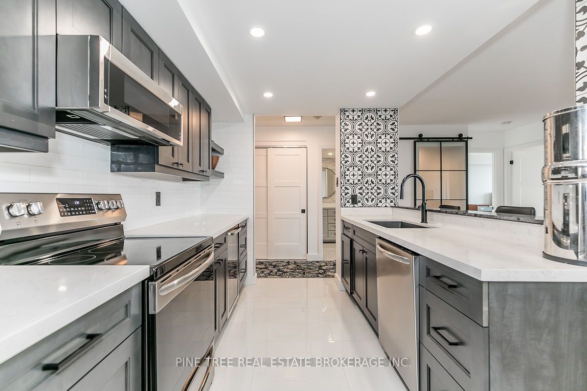 65 Ellen St, #306