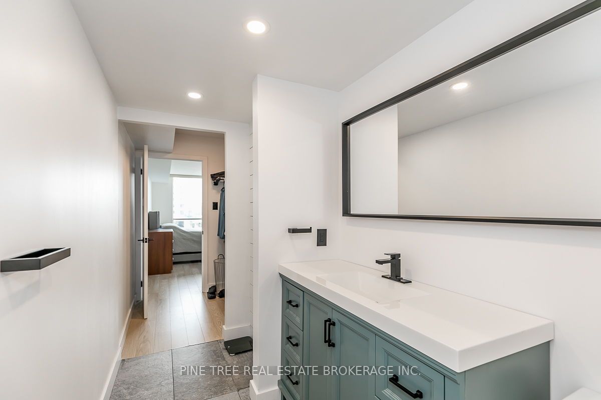 65 Ellen St, #306