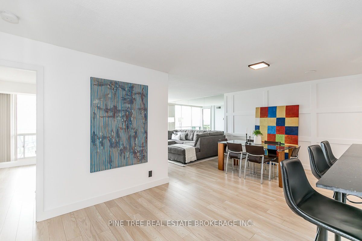 65 Ellen St, #306