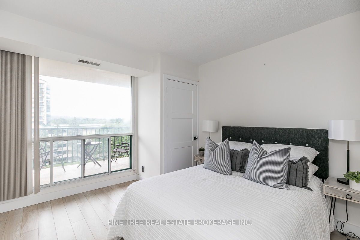 65 Ellen St, #306