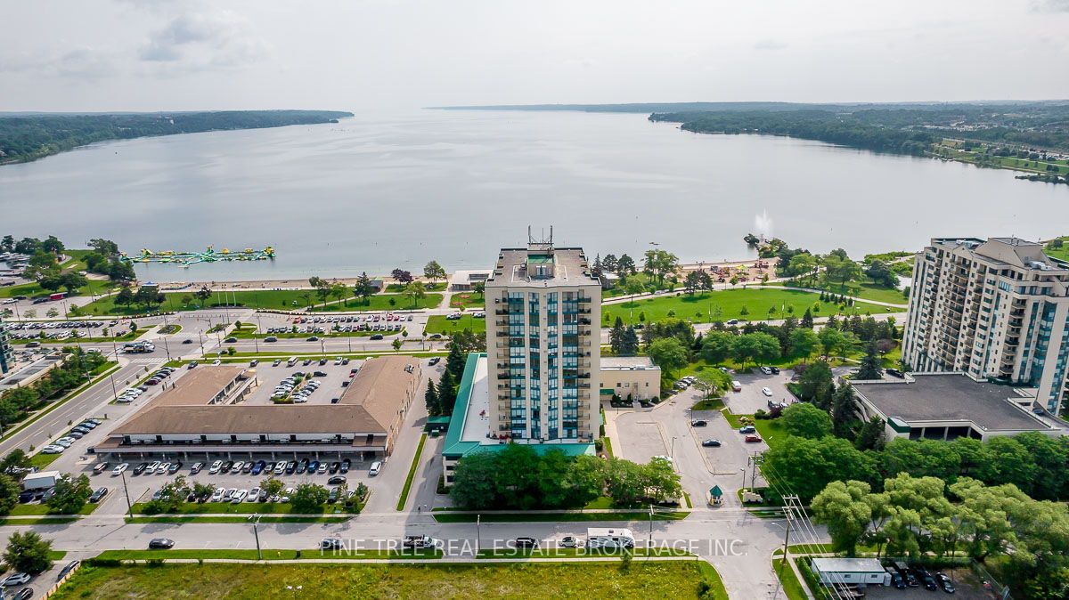 65 Ellen St, #306